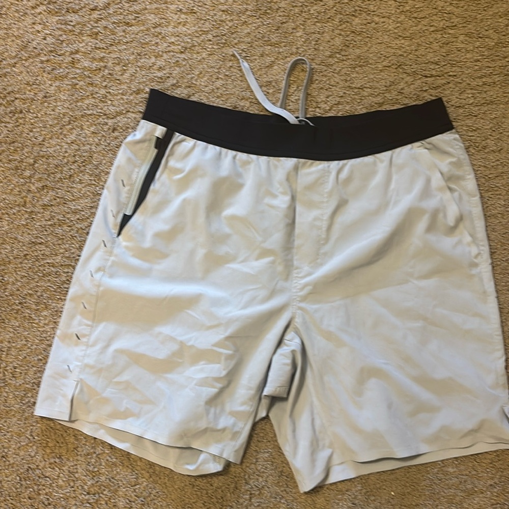 Very nice athletic shorts. 10000 Interval Short. 7” I seem w/liner